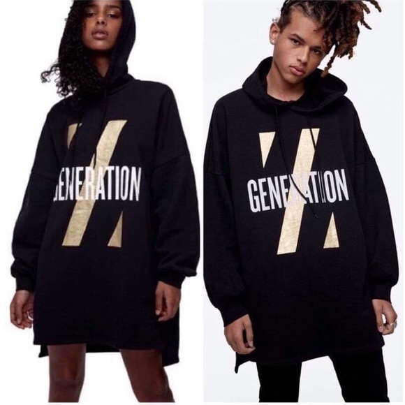 Daya by Zendaya Tops - Daya by Zendaya Oversized Generation Hoodie M/L
